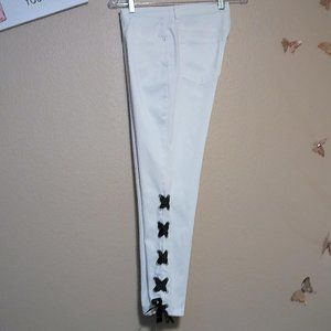 White Jeans With Black Ribbon Detail On Legs SZ 6 by Venus